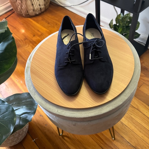 Oxford Shoes - Picture 1 of 3